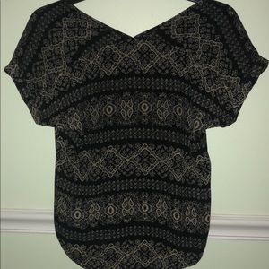 short sleeve tribal print top small v neck casual